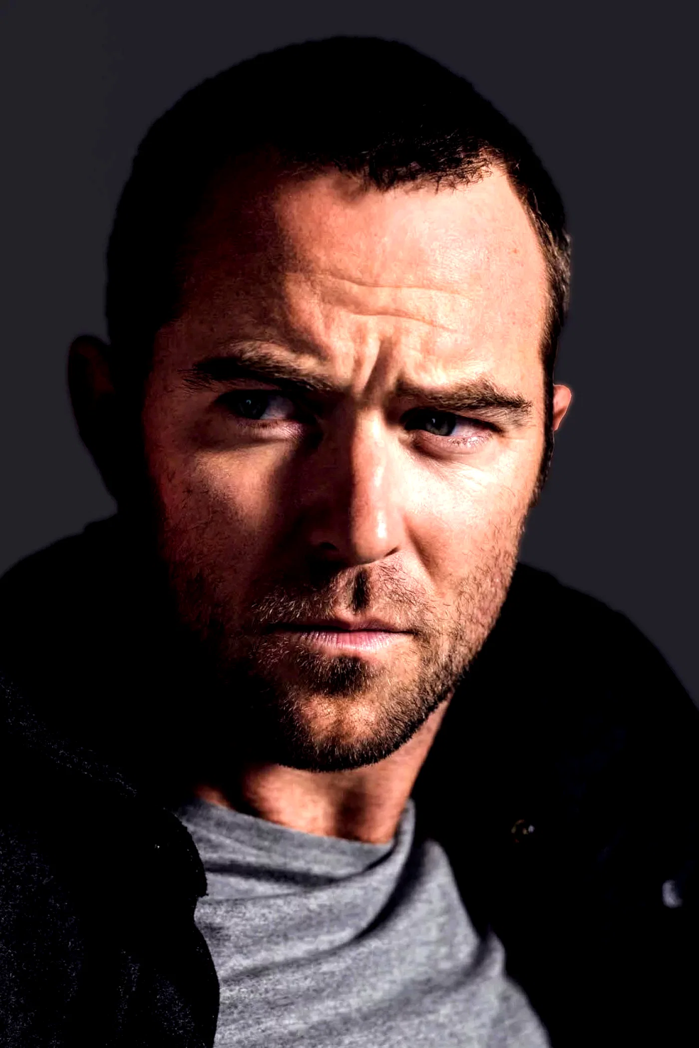 Sullivan Stapleton