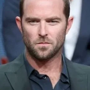 Photo star : Sullivan Stapleton