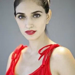 Photo star : Liraz Charhi