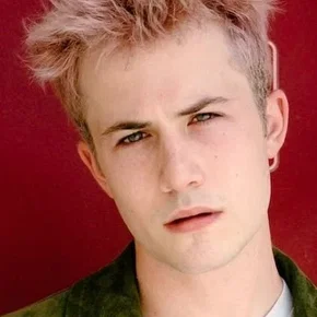 Photo star : Dylan Minnette