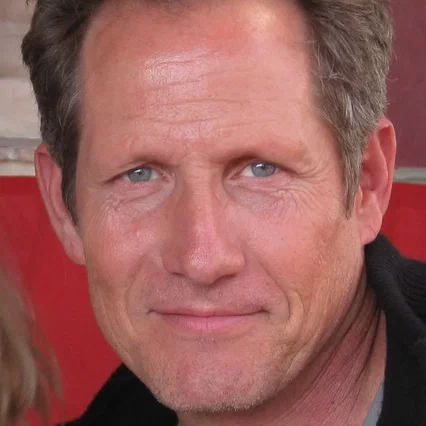 Thom  Mathews