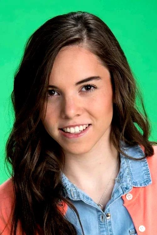  Ceci Flores