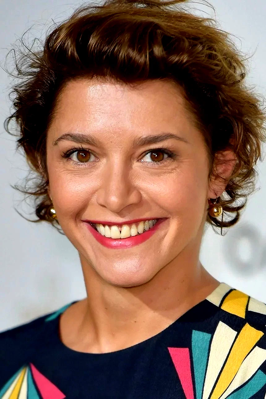 Emma De Caunes