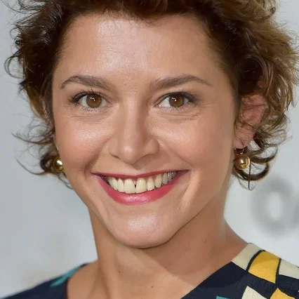 Emma De Caunes