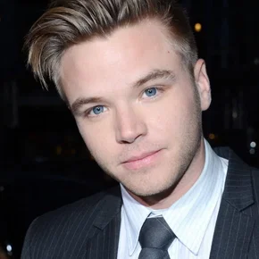 Photo star : Brett Davern