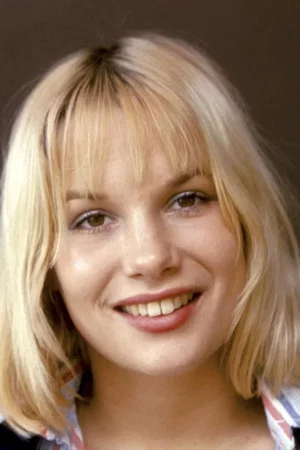  Monique Van De Ven