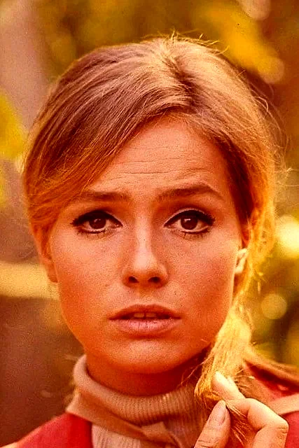  Eva Renzi