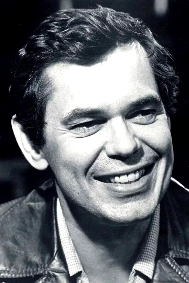 leslie Carlson
