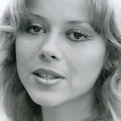  Martine Kelly