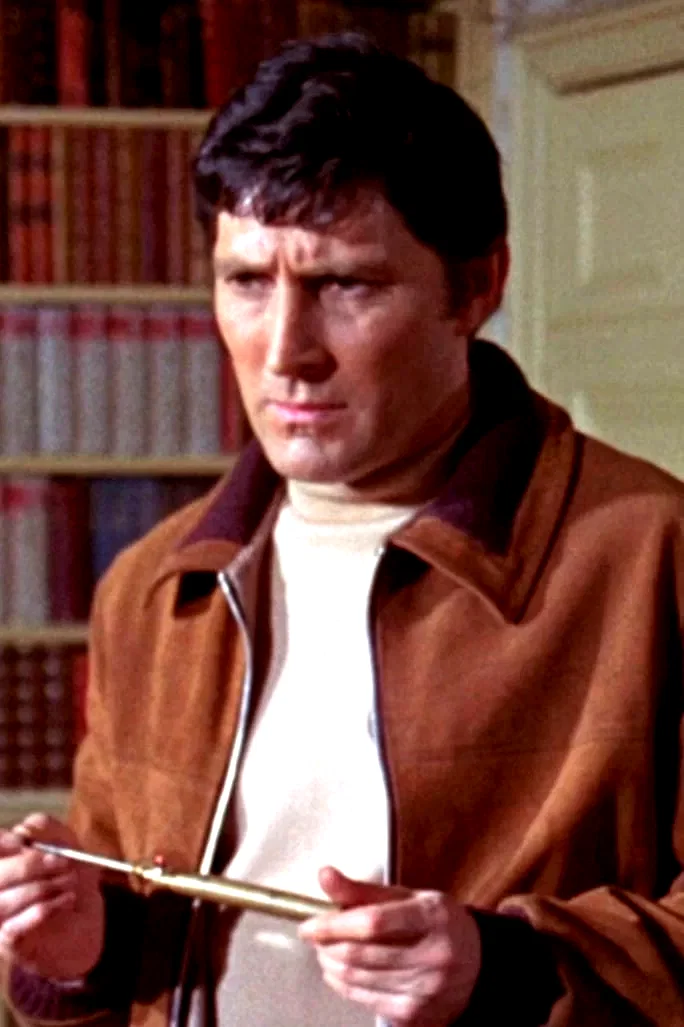  Mark Eden