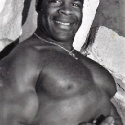  Manu Pluton