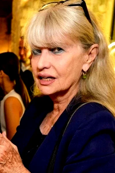Alexandra Delli Colli