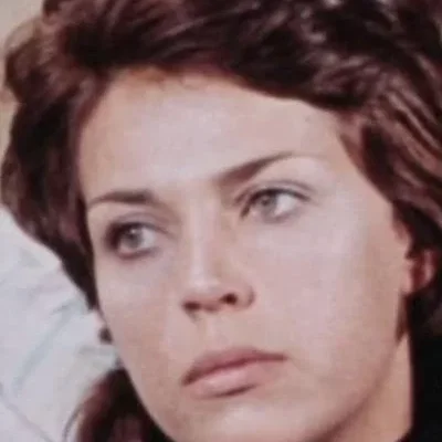  Lorraine Rainer