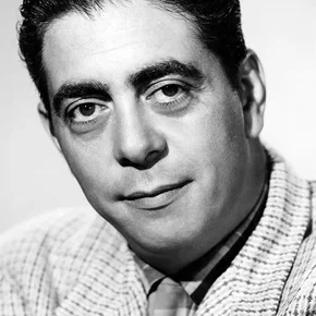 Photo star : Robert Strauss