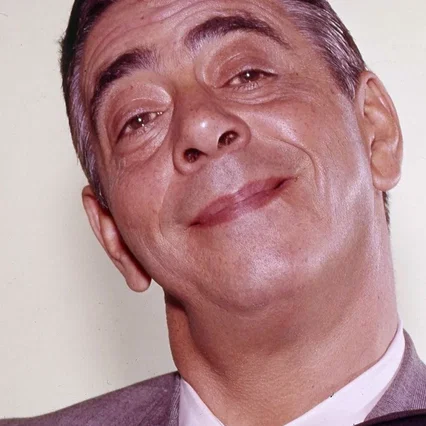 Robert Strauss