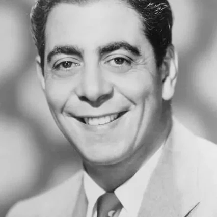 Robert Strauss