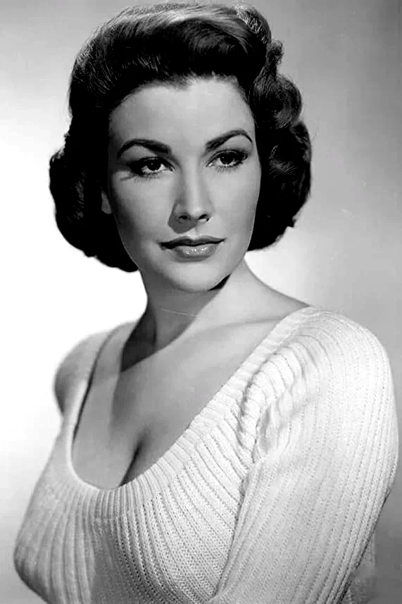  Mara Corday