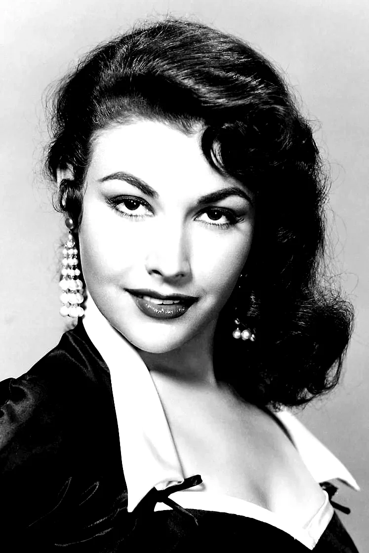  Mara Corday