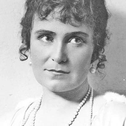  Edith Erastoff