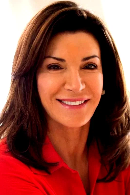  Hilary Farr