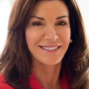 Photo star :  Hilary Farr