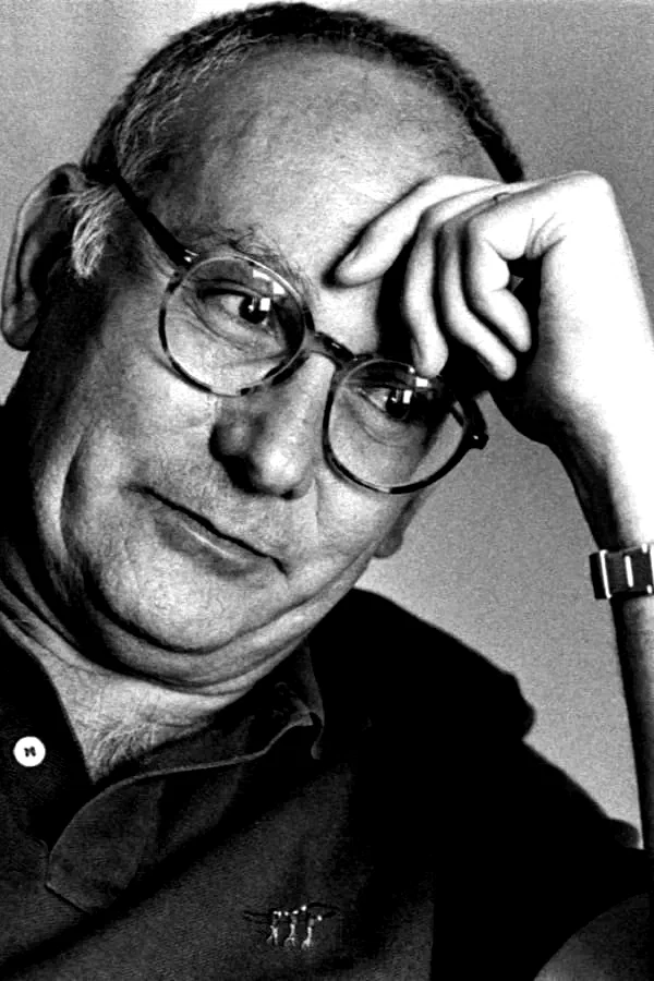  Mario Camus