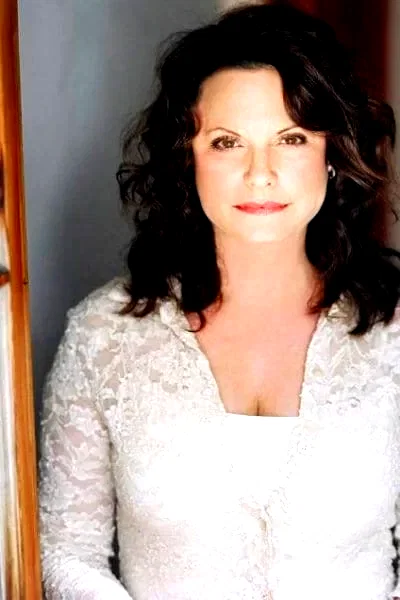Kay Lenz
