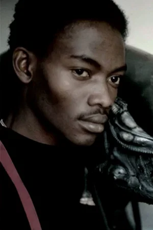  Bolaji Badejo photo