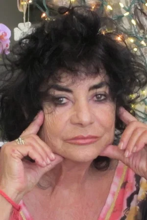  Helena Kallianiotes photo