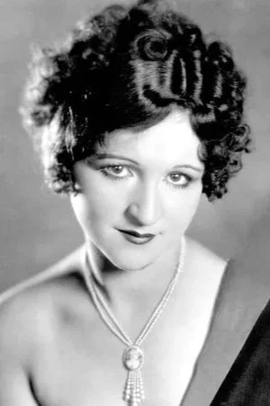 Julia Faye photo
