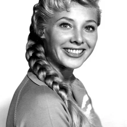  Georgine Darcy