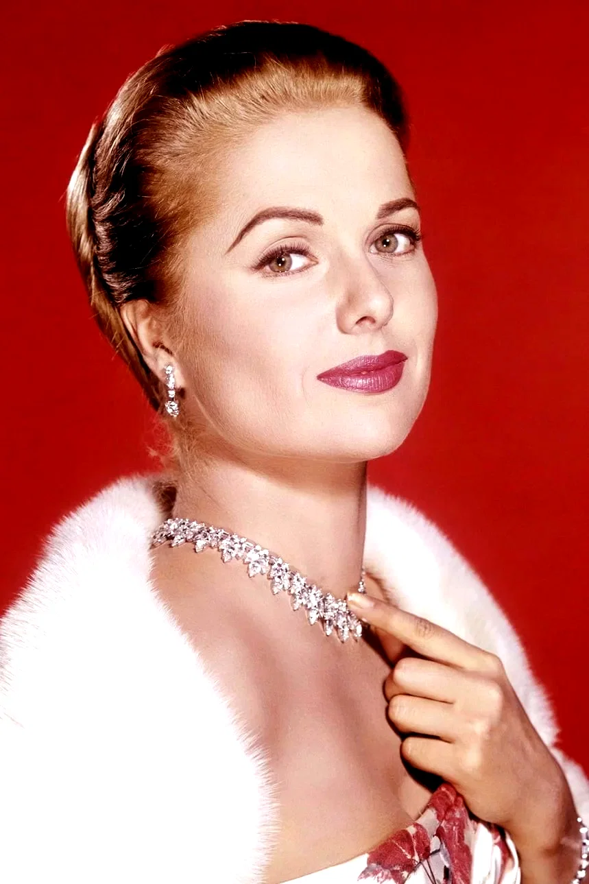 Martha Hyer
