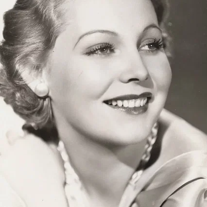  Muriel Evans