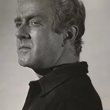  Lloyd Gough