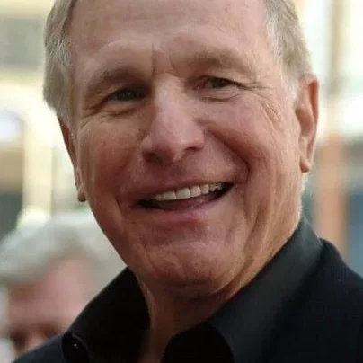  Wayne Rogers