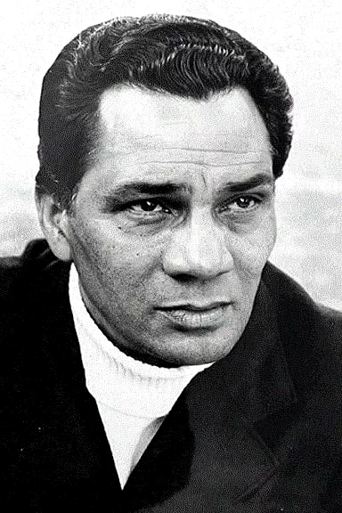 Enrique Lucero