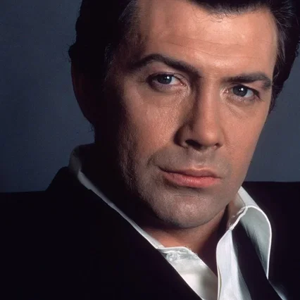 Lewis  Collins