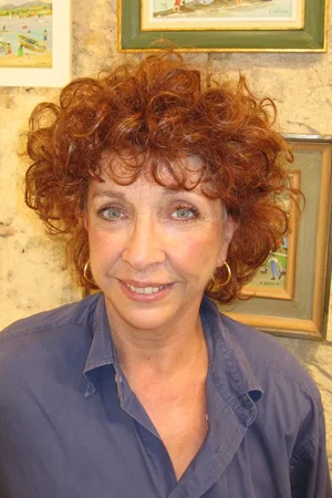  Charlotte Julian photo