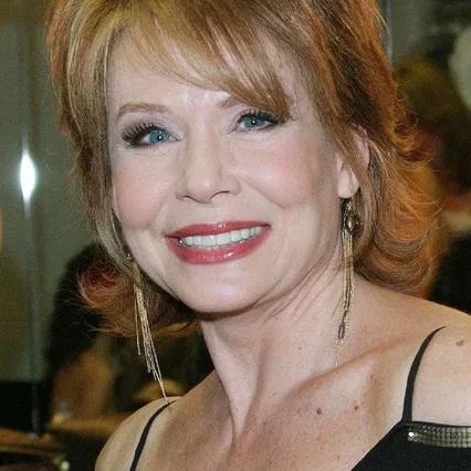  Julia Barr