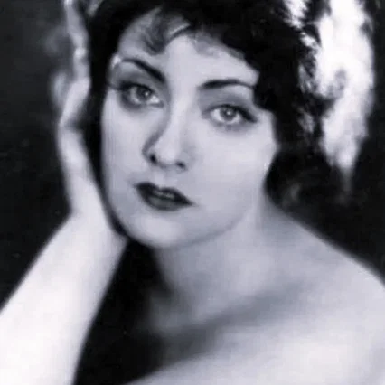  Eve Southern