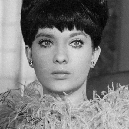  Nicola Pagett