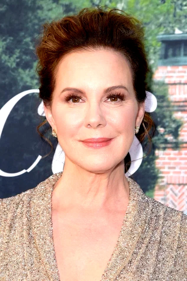 Elizabeth Perkins