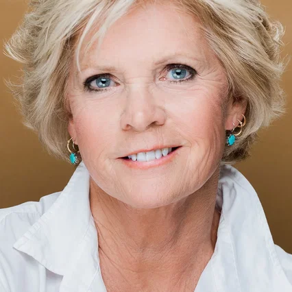  Meredith Baxter