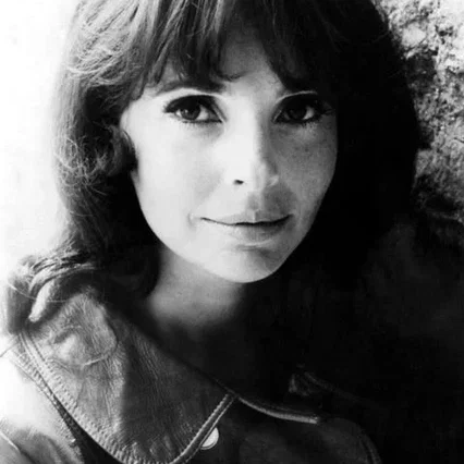  Madlyn Rhue