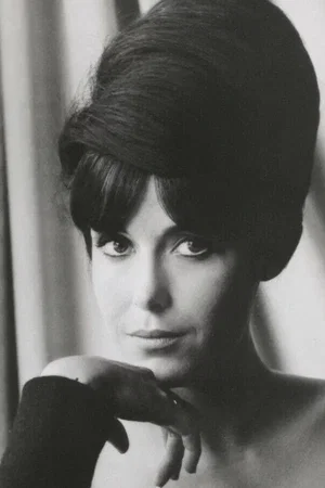 Marie Devereux photo