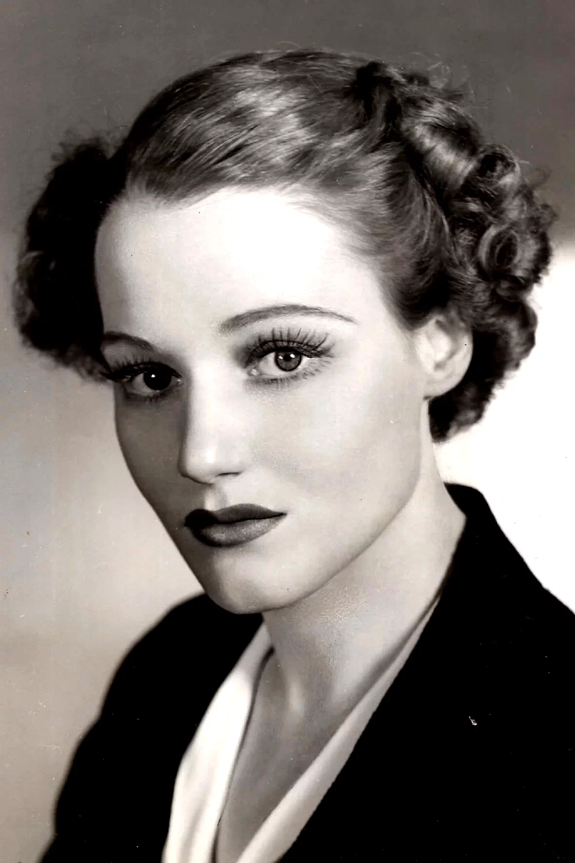  Constance Cummings
