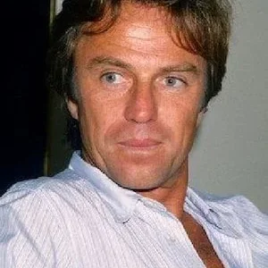  Robin Clarke