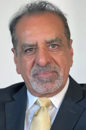 Kavi Raz photo