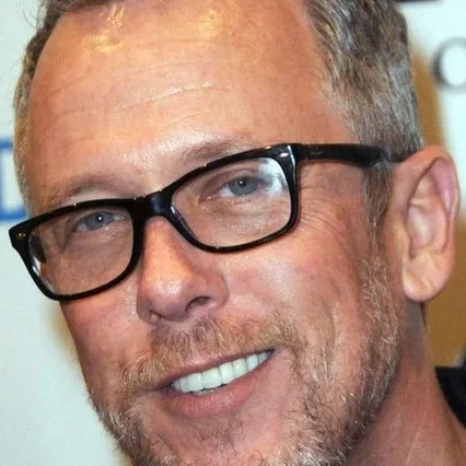  Tom Byron