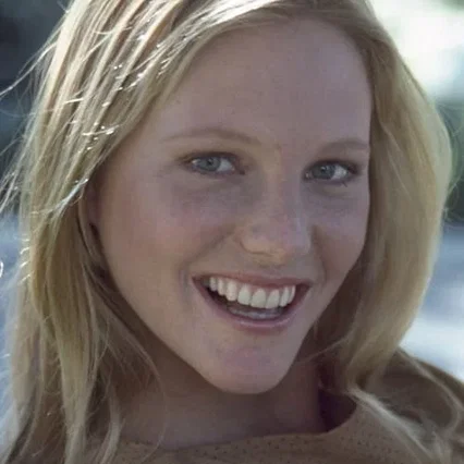  Amy Steel